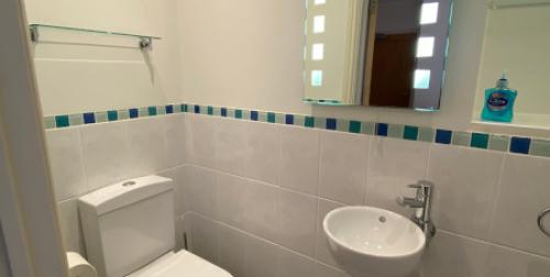 Apartment 5 - Ensuite 2